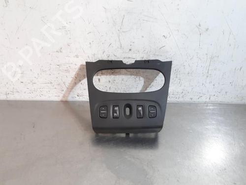 Used Switch DACIA SANDERO II TCe 90 (B8M1, B8MA, B8AC) (90 hp) 27509217