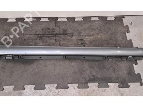 Used Right sideskirt Right sideskirt 39230331 39230331