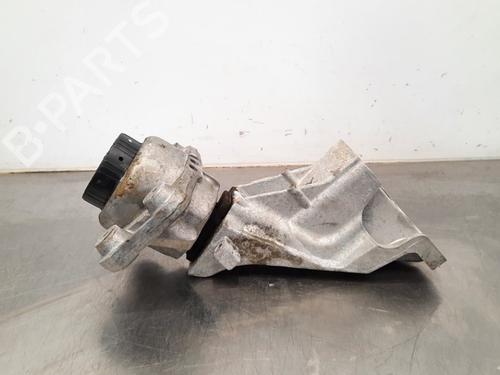 Used Engine mount LAND ROVER RANGE ROVER SPORT II (L494) 2.0 Si4 4x4 (300 hp) 15793430