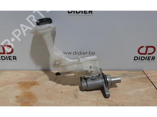 Used Brake master cylinder VW PASSAT B8 Variant (3G5, CB5) 1.6 TDI (120 hp) 18236482