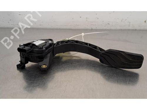 Used Pedal RENAULT CAPTUR II (HF_) TCe 90 (HFM6) (91 hp) 29234310
