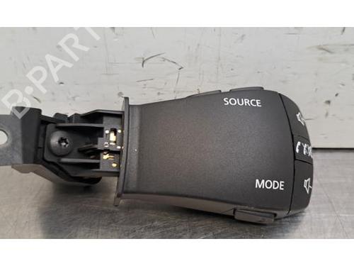 steering-wheel-controls-dacia-duster-pym_-pyn_-2023-36366465 main image
