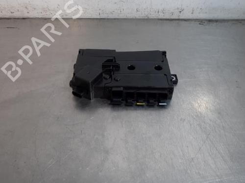 Used Fuse box Fuse box 39642243 39642243