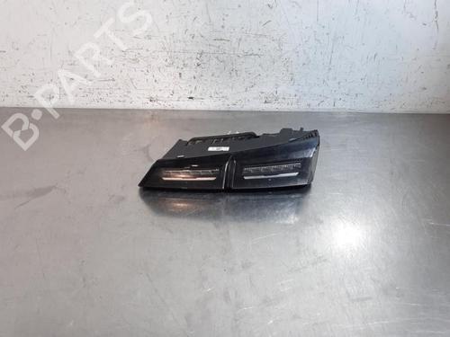 Fanale posteriore destro PEUGEOT 308 SW III (FC_, FJ_, FR_, F4_, FN_) BlueHDi 130 (FCYHZL, FCYHZT) (131 hp) 30924407