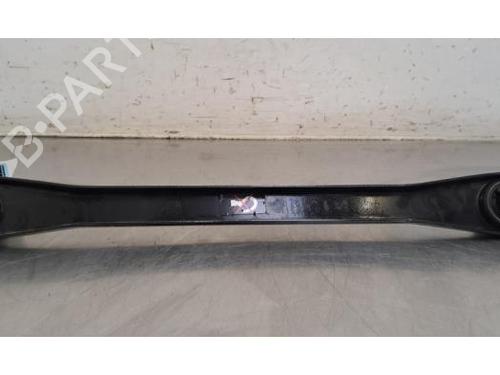Venstre bagtil bærearm Venstre bagtil bærearm PEUGEOT 3008 II SUV (MC_, MR_, MJ_, M4_) Hybrid4 (M45GBU) (299 hp) 34431299 34431299