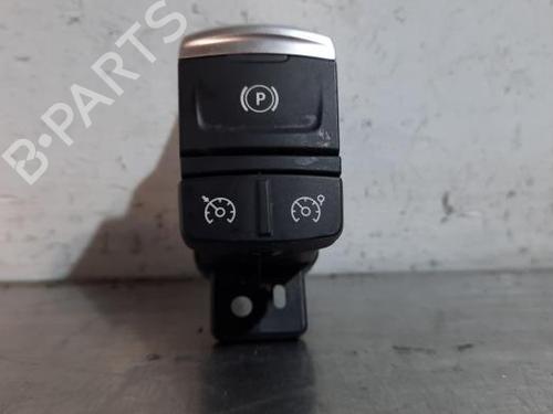 switch-renault-kadjar-ha_-hl_-2015-36508571 main image