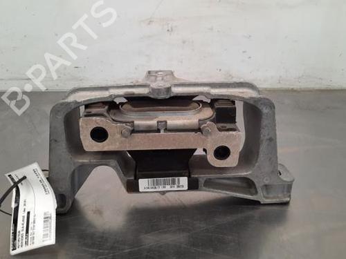 Used Engine mount MERCEDES-BENZ GLA-CLASS (X156) GLA 220 CDI (156.903) (170 hp) 23613187