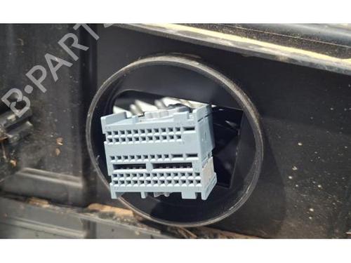 Right headlight JAGUAR E-PACE (X540) 2.0 D150 AWD | BP32158818C29 