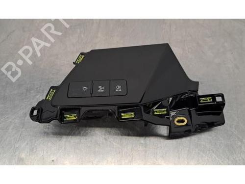 Used Switch AUDI A3 Limousine (8YS, 8YM) 30 TFSI Mild Hybrid (110 hp) 29879573