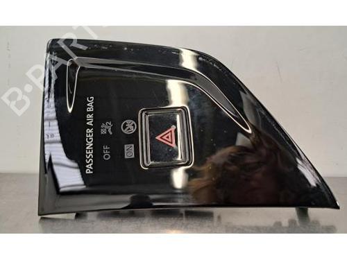 Used Warning switch VW POLO VI (AW1, BZ1, AE1) 1.6 TDI (95 hp) 29058002