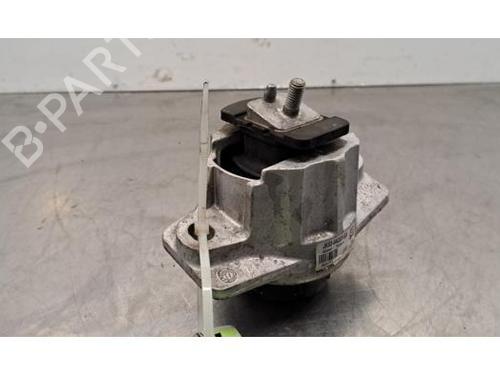 Used Engine mount LAND ROVER RANGE ROVER VELAR (L560) 2.0 D200 MHEV 4x4 (204 hp) 30806323
