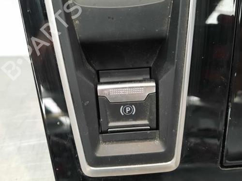 Used Middle console PEUGEOT 308 SW III (FC_, FJ_, FR_, F4_, FN_) PureTech 110 (FRHNPL) (110 hp) 23643274