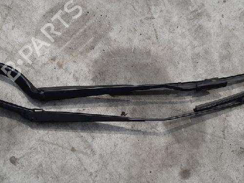 Used Front windshield wiper arm RENAULT TWINGO III (BCM_, BCA_) 1.0 SCe 70 (71 hp) 15015649