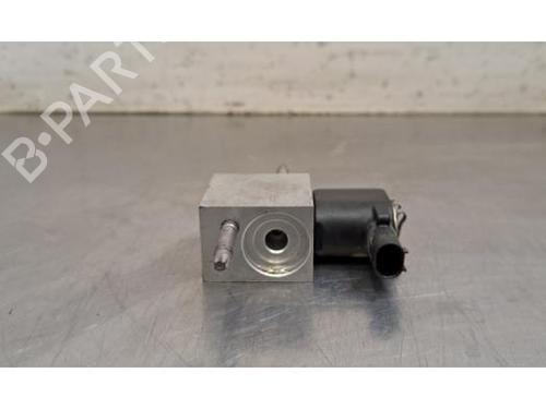 electronic-sensor-mercedes-benz-cla-shooting-brake-x118-2019-37453779 main image