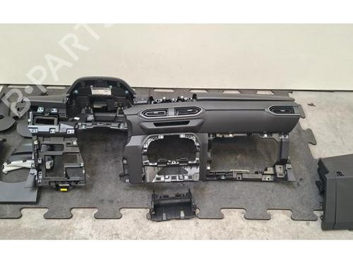 dashboard-dacia-sandero-iii-2021-40050090 main image