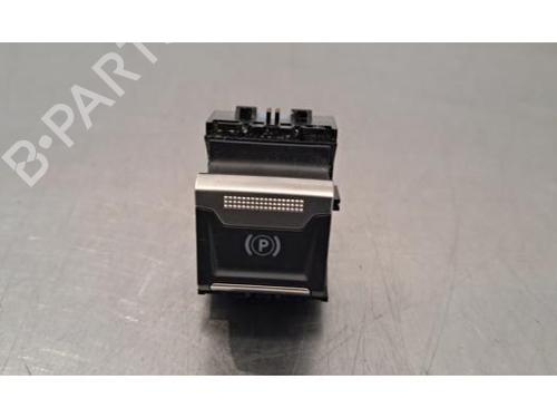 switch-opel-astra-l-sports-tourer-ov5-2021-32739730 main image