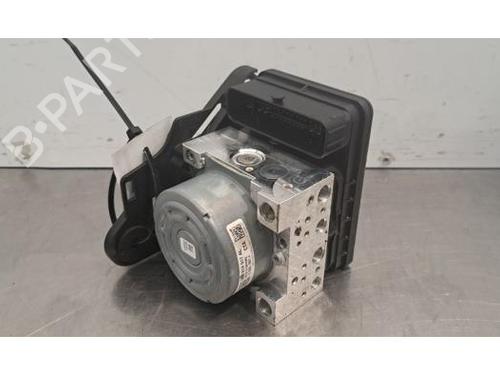 Used ABS pump ABS pump VW GOLF VII (5G1, BQ1, BE1, BE2) e-Golf (115 hp) 33058010 33058010