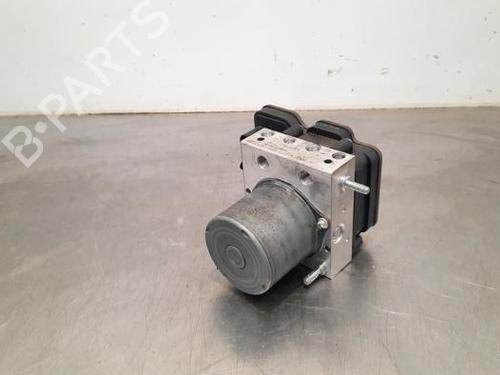 Used ABS pump RENAULT CLIO V (B7_) 1.5 Blue dCi 85 (B7AG) (86 hp) 23582643