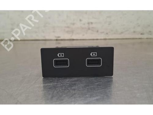 Used Electronic module Electronic module RENAULT ARKANA I (LCM_, LDN_) 1.3 TCe 160 (LDN1) (158 hp) 40284873 40284873