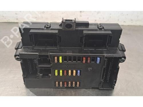 Caixa de fusíveis IVECO DAILY VI Platform/Chassis 33S14, 35S14, 35C14, 38S14 (136 hp) 33167455