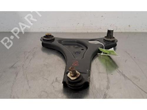 Used Right front suspension arm RENAULT TWINGO III (BCM_, BCA_) 1.0 SCe 70 (71 hp) 29524272