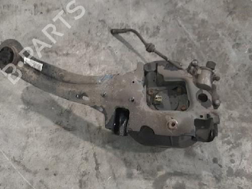 Used Right rear steering knuckle VOLVO V40 Hatchback (525) D2 (120 hp) 10877991