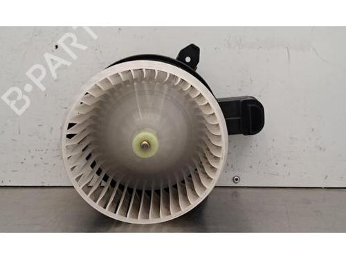 Varmeblæser Varmeblæser TOYOTA YARIS (_P21_, _PA1_, _PH1_) 1.5 Hybrid (MXPH10, MXPH11) (116 hp) 34408526 34408526