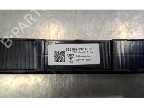 Switch PORSCHE 911 Convertible (992) Carrera GTS (992342) | BP39995144I30 - Image 3