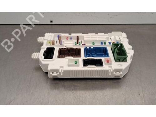 Used Fuse box Fuse box PEUGEOT 3008 III (KA_, KB_, KC_) e-210 (KCZKZX) (213 hp) 32665384 32665384