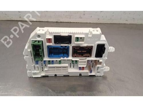 Used Fuse box Fuse box PEUGEOT 308 SW III (FC_, FJ_, FR_, F4_, FN_) PureTech 130 (FRHNSL, FRHNST) (131 hp) 33031169 33031169