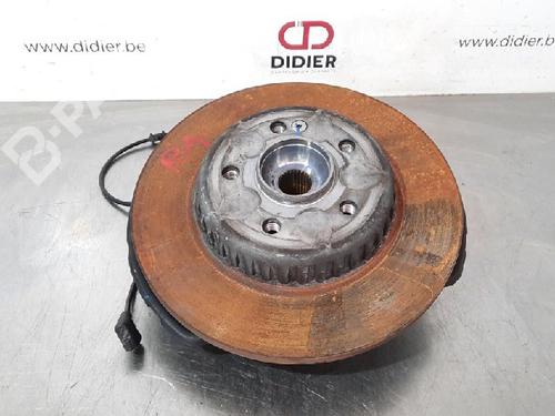 Used Right rear steering knuckle Right rear steering knuckle MERCEDES-BENZ C-CLASS Convertible (A205) C 220 d (205.404) (170 hp) 10883850 10883850