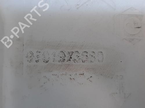 Windscreen washer tank CITROËN C4 CACTUS 1.2 THP 110 | BP15912937C113