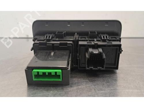 Switch JAGUAR E-PACE (X540) 1.5 P300e Plug-in Hybrid AWD | BP40614932I30 - Image 2