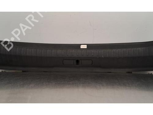 Used Step PEUGEOT 308 III (FB_, FH_, FP_, F3_, FM_) e-308 (FMZKWZ) (156 hp) 29317972