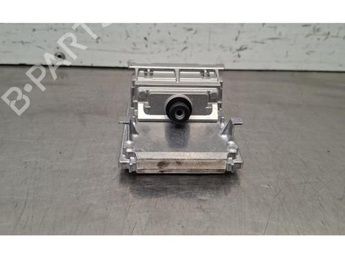 camera-renault-megane-iv-hatchback-b9amn_-2015-39645986 main image
