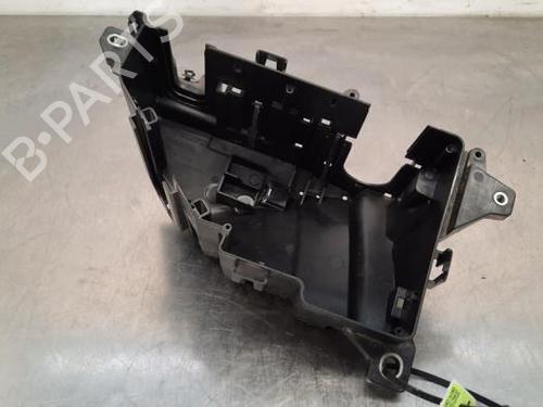 Used Fuse box VOLVO S60 III (224) B3 MHEV (163 hp) 23637021