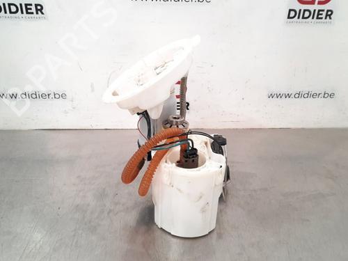 Used Fuel pump BMW 4 Coupe (F32, F82) 435 i xDrive (306 hp) 10894126