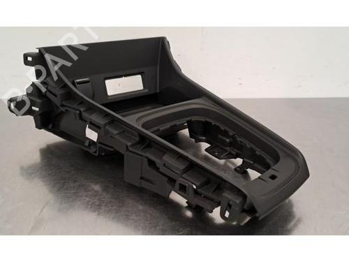 Used Middle console RENAULT CAPTUR II (HF_) TCe 90 (HFM6) (91 hp) 29234271