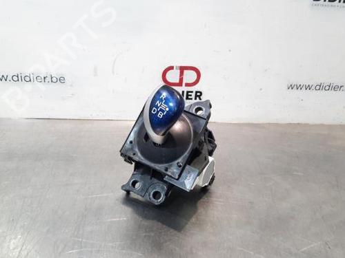 Used Gear lever TOYOTA AURIS (_E18_) 1.8 Hybrid (ZWE186_, ZWE186R) (136 hp) 18236507