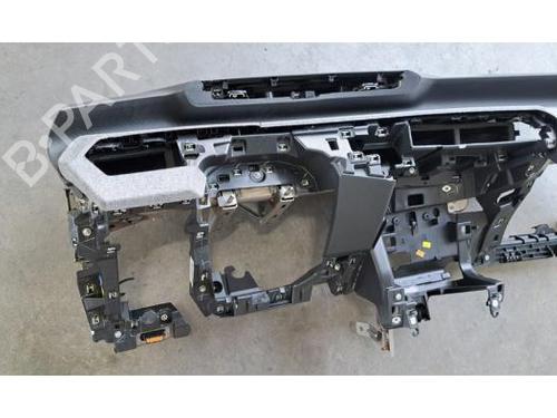 Instrumentbord PEUGEOT 308 III (FB_, FH_, FP_, F3_, FM_) PureTech 130 (FPHNSL, FPHNST) (131 hp) 28572433
