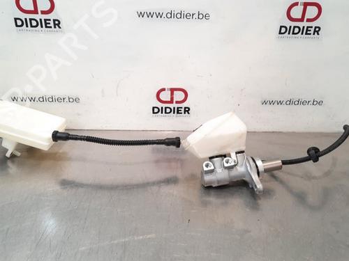 Used Brake master cylinder PEUGEOT PARTNER Box Body/MPV 1.6 HDi / BlueHDi 75 (75 hp) 10893261