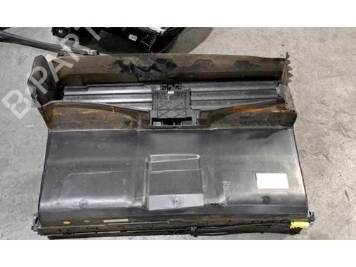 Full front PEUGEOT 308 III (FB_, FH_, FP_, F3_, FM_) e-308 (FMZKWZ) | BP29642932S1 
