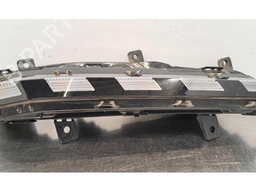 Used Left daytime light PEUGEOT 308 III (FB_, FH_, FP_, F3_, FM_) BlueHDi 130 (FBYHZL, FBYHZT) (131 hp) 26442137
