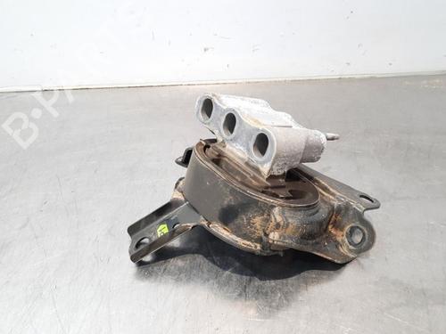 Used Engine mount TOYOTA COROLLA Saloon (_E21_) 1.6 VVTi (ZRE210) (132 hp) 18236855