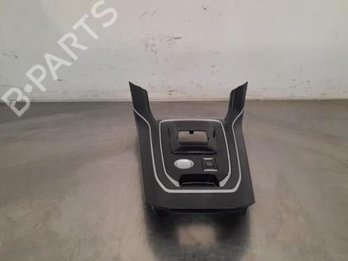 Used Middle console PEUGEOT 308 II (LB_, LP_, LW_, LH_, L3_) 1.6 HDi / BlueHDi 115 (115 hp) 23608511