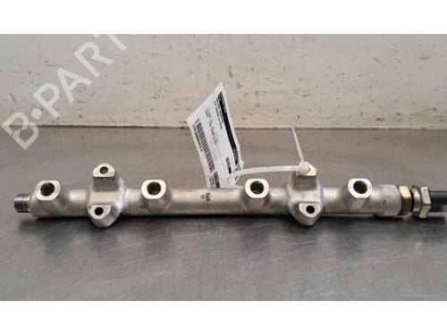 Used Injection rail Injection rail 37514908 37514908