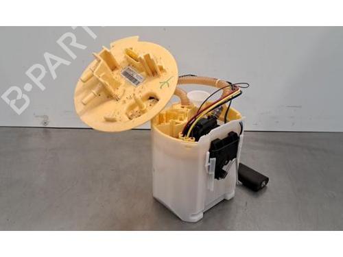 Used Fuel pump MERCEDES-BENZ CLA Shooting Brake (X118) CLA 180 d (118.603) (116 hp) 31633949