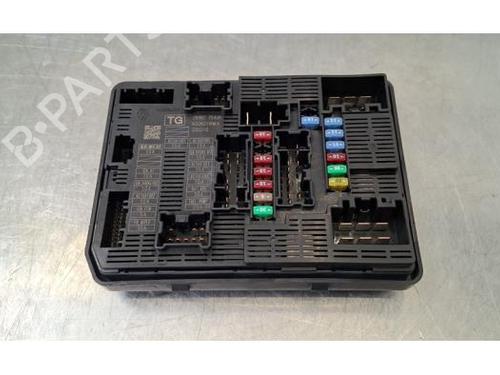 Fuse box RENAULT TRAFIC III Van (FG_) 2.0 dCi 150 (FGMU) | BP37686385E1 - Image 2