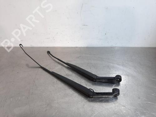 Used Front windshield wiper arm SUZUKI IGNIS III (MF, FF) 1.2 (ATK412) (90 hp) 16264448