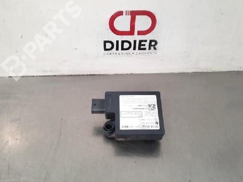 control-unit-tesla-model-3-5yj3-ev-109785500h-2017-10885783 main image